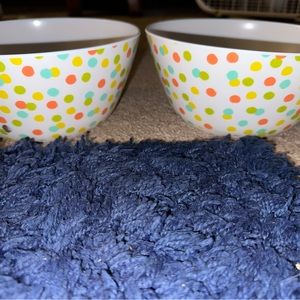 2 decorative bowls, one has a hole in, it was bought that way.